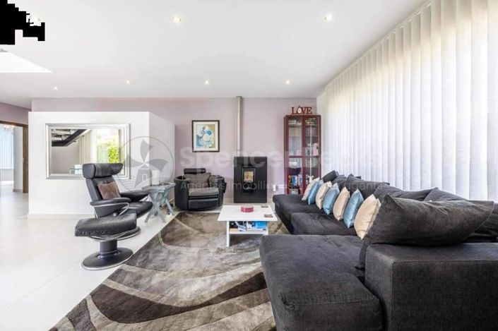 Image No.5-3 Bed House for sale