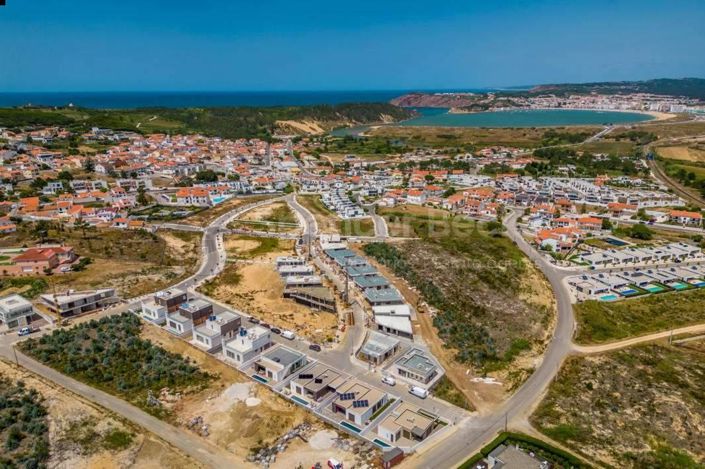 Image No.5-2 Bed House for sale