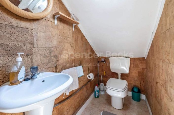 Image No.15-3 Bed House for sale