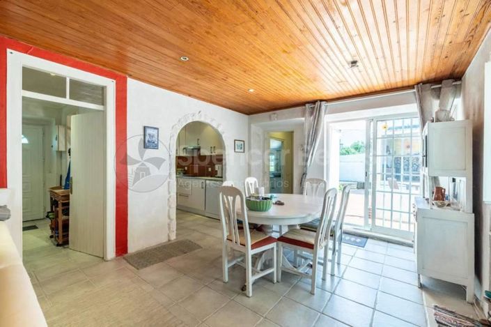 Image No.6-3 Bed House for sale