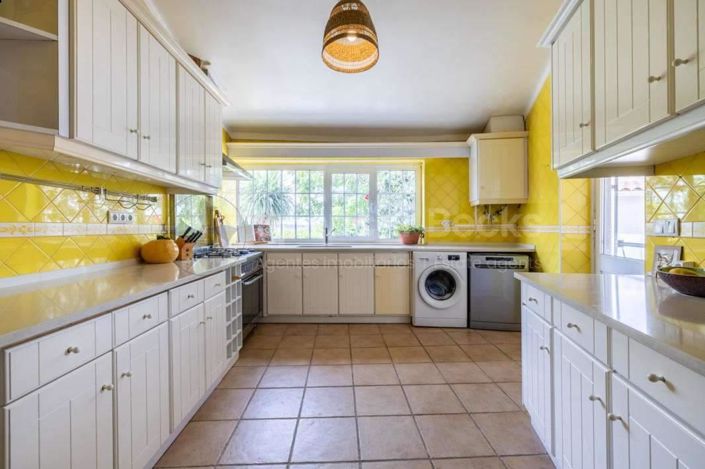 Image No.10-4 Bed House for sale