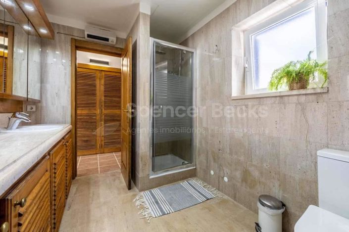 Image No.21-4 Bed House for sale