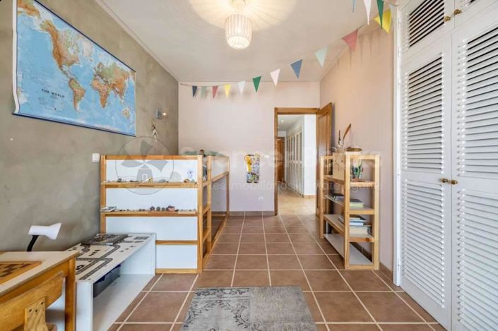 Image No.28-4 Bed House for sale