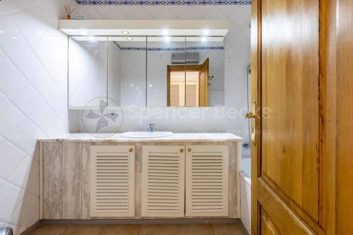 Image No.32-4 Bed House for sale