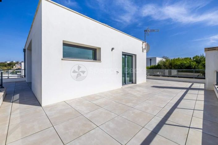 Image No.24-3 Bed House for sale