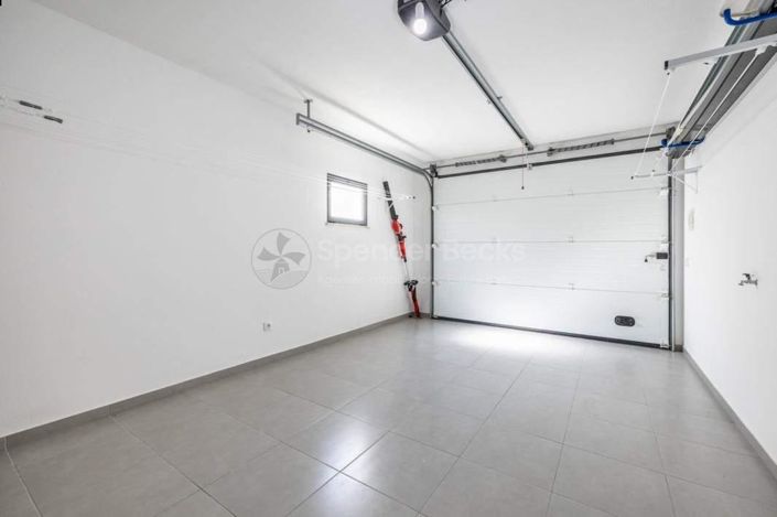 Image No.25-3 Bed House for sale