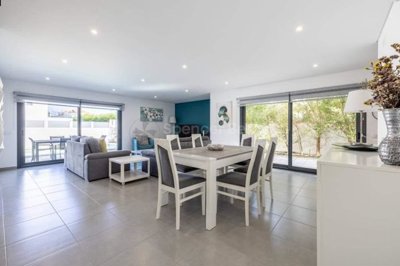 a7764404-6658-b1a1-adfd-860bea09d00e