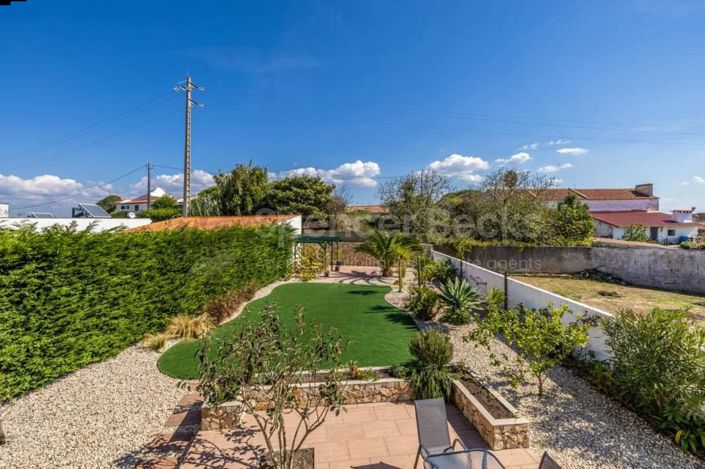 Image No.10-4 Bed House for sale