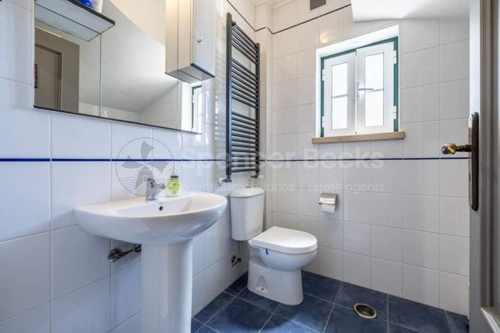 Image No.12-4 Bed House for sale