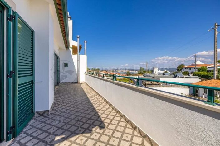 Image No.24-4 Bed House for sale