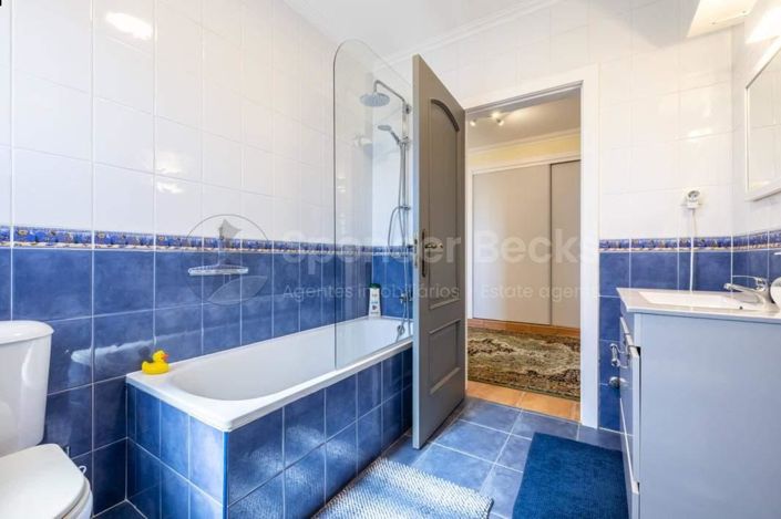 Image No.28-4 Bed House for sale