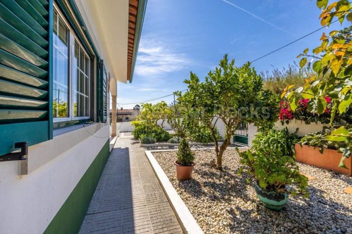 Image No.38-4 Bed House for sale