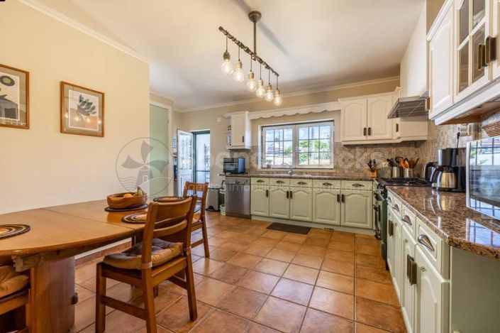 Image No.6-4 Bed House for sale