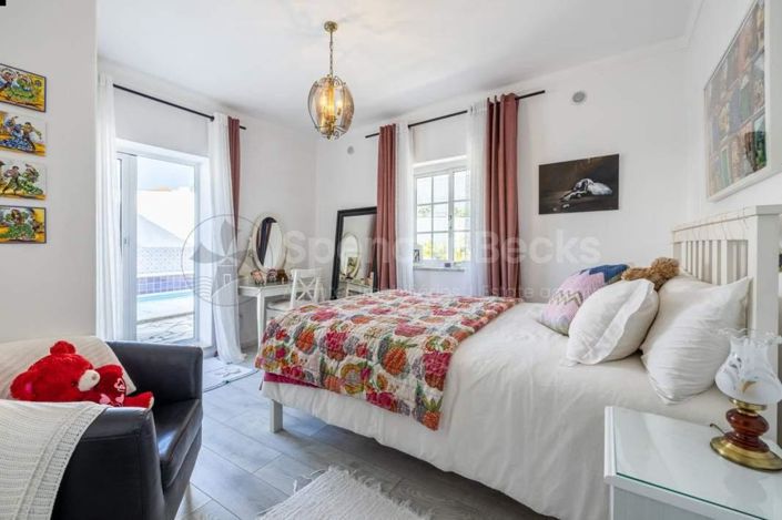 Image No.19-3 Bed House for sale