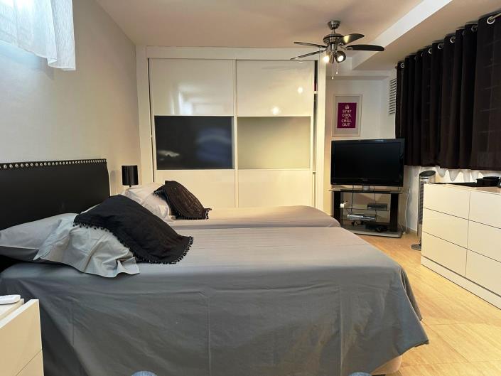 Image No.30-5 Bed Townhouse for sale