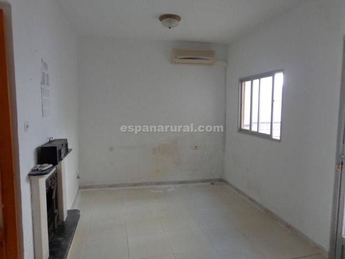 Image No.10-4 Bed Townhouse for sale