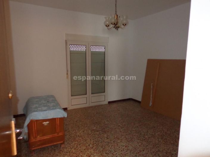 Image No.11-4 Bed Townhouse for sale