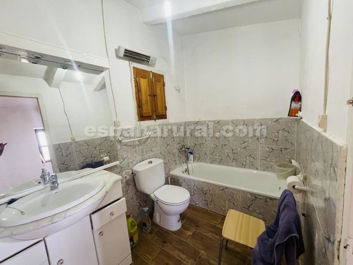 Image No.11-3 Bed Country House for sale