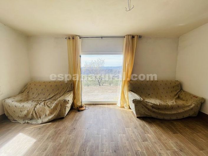 Image No.4-3 Bed Country House for sale