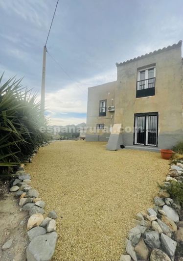 Image No.1-6 Bed Property for sale