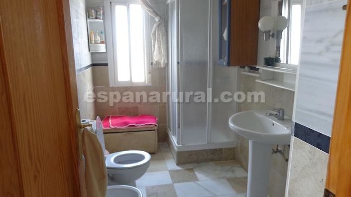 Image No.7-3 Bed Country House for sale