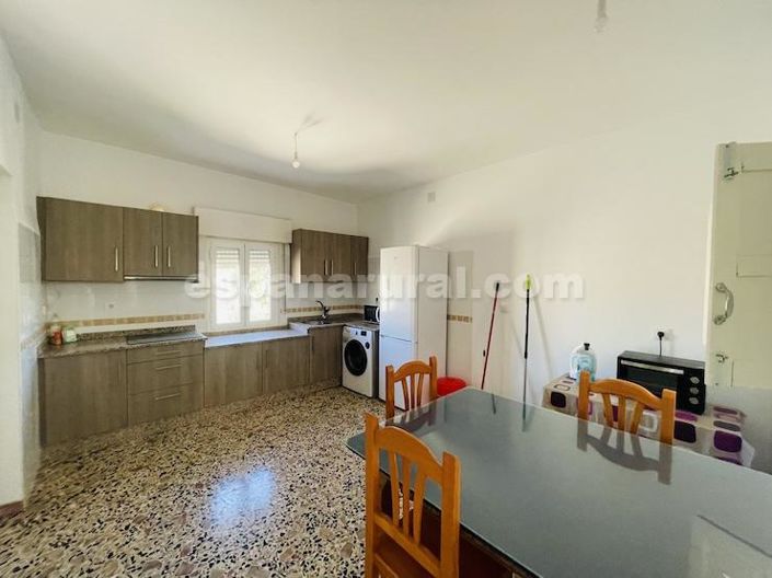 Image No.4-4 Bed Village House for sale