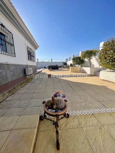 Image No.20-3 Bed Villa for sale