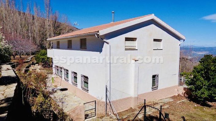 Image No.2-9 Bed Country House for sale