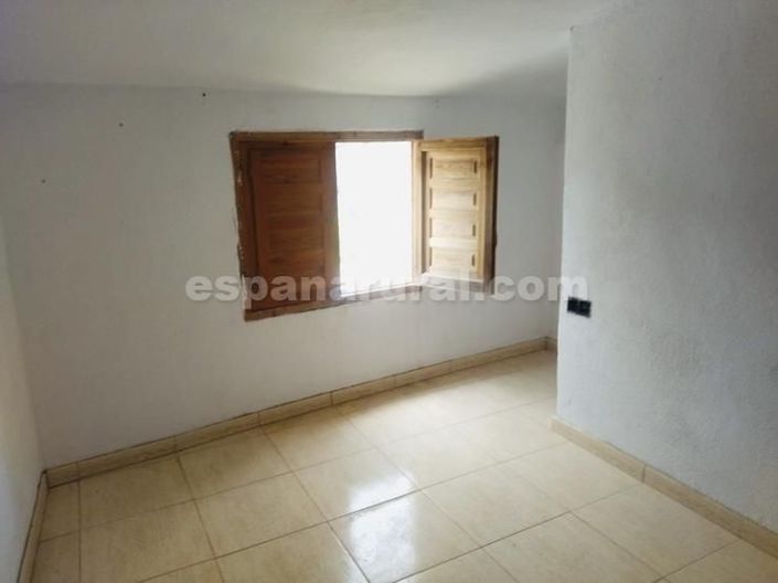 Image No.11-3 Bed Country House for sale