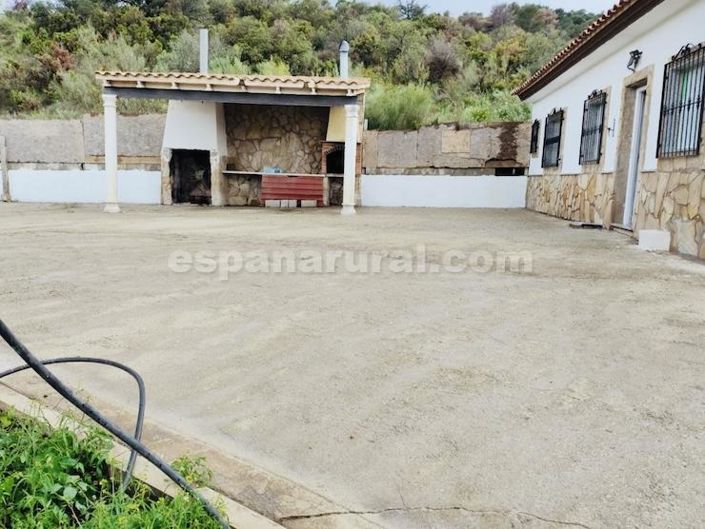 Image No.11-2 Bed Country House for sale