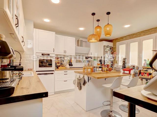 Image No.9-5 Bed Apartment for sale