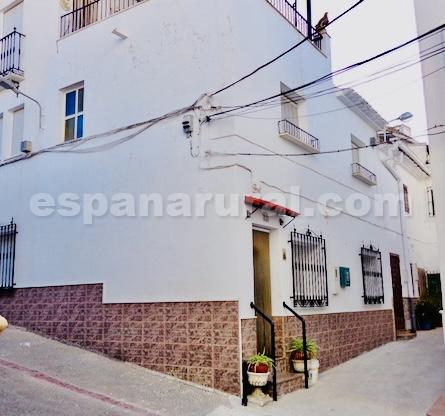 Image No.1-4 Bed Village House for sale