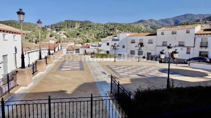 Image No.15-4 Bed Village House for sale