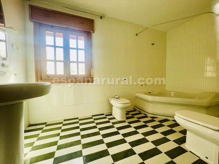 Image No.7-6 Bed Villa for sale