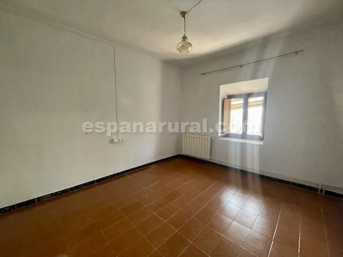 Image No.12-6 Bed Village House for sale