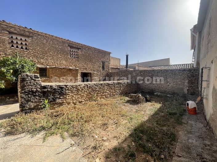 Image No.19-6 Bed Village House for sale