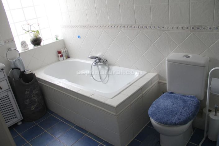 Image No.10-3 Bed Villa for sale