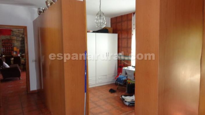 Image No.17-4 Bed Country House for sale