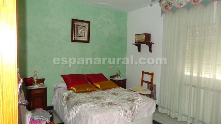 Image No.19-4 Bed Country House for sale