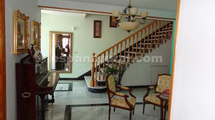 Image No.2-4 Bed Country House for sale