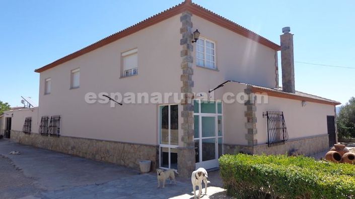 Image No.21-4 Bed Country House for sale