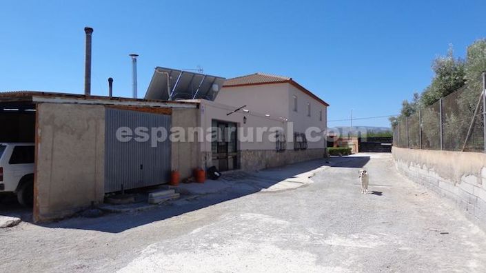 Image No.25-4 Bed Country House for sale