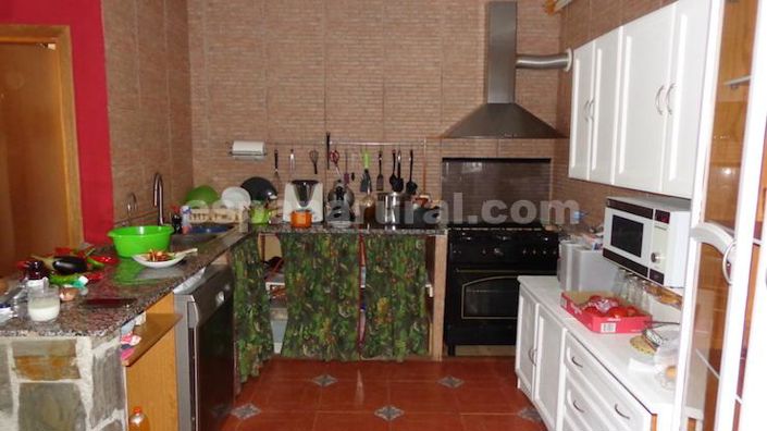 Image No.7-4 Bed Country House for sale