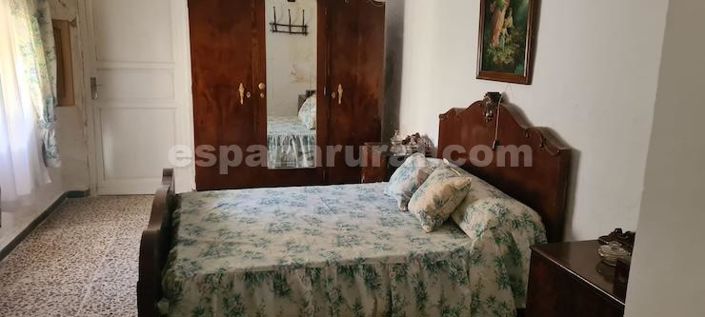 Image No.20-4 Bed Village House for sale