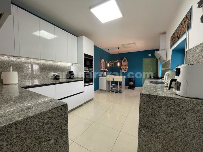 Image No.4-5 Bed Country House for sale