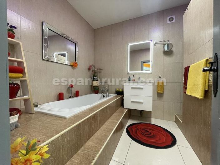 Image No.5-5 Bed Country House for sale