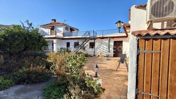 Image No.23-4 Bed Country House for sale