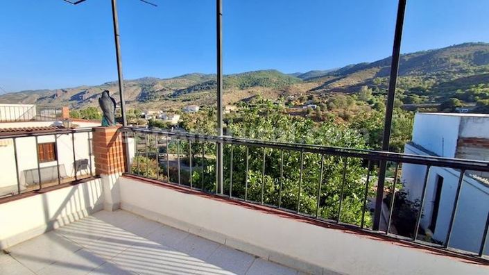 Image No.24-4 Bed Country House for sale