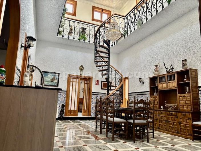 Image No.3-5 Bed Villa for sale