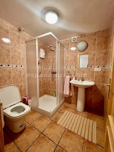 Image No.10-6 Bed Country House for sale